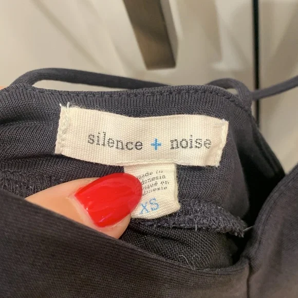 Urban outfitters silence + noise charcoal grey romper with low cut back - Picture 4 of 8